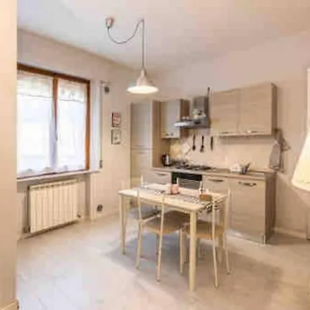 La Casina Di Nello Apartment *